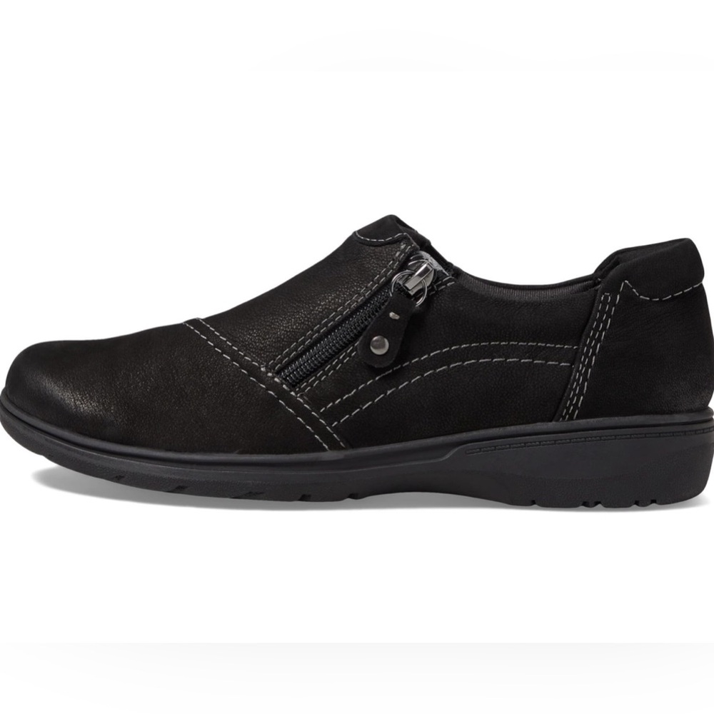 Excellent Clarks Women's Black Slip-On Leather Loafers with Side Zip